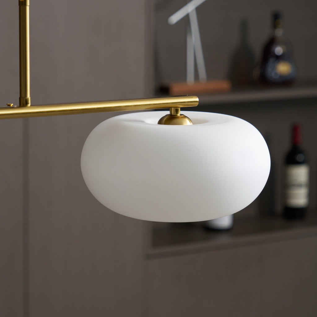 Linear 3-globe pendel, hvide glasskærme, nikkel eller guld