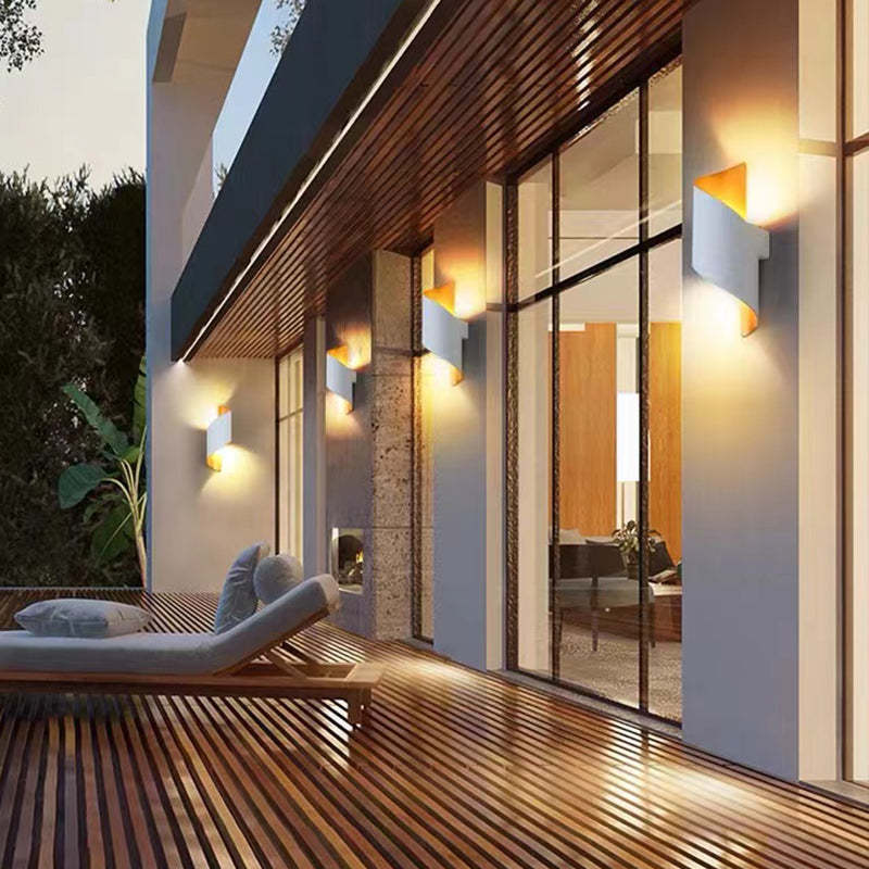 Travin Spiral Conch-Shaped Outdoor Wall Lamp, Black, White, or Gold