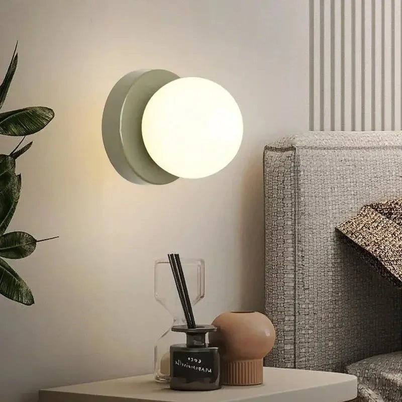 Glaskuppel Væglampe, Nordisk Stil, Metalfod, LED Accentlys