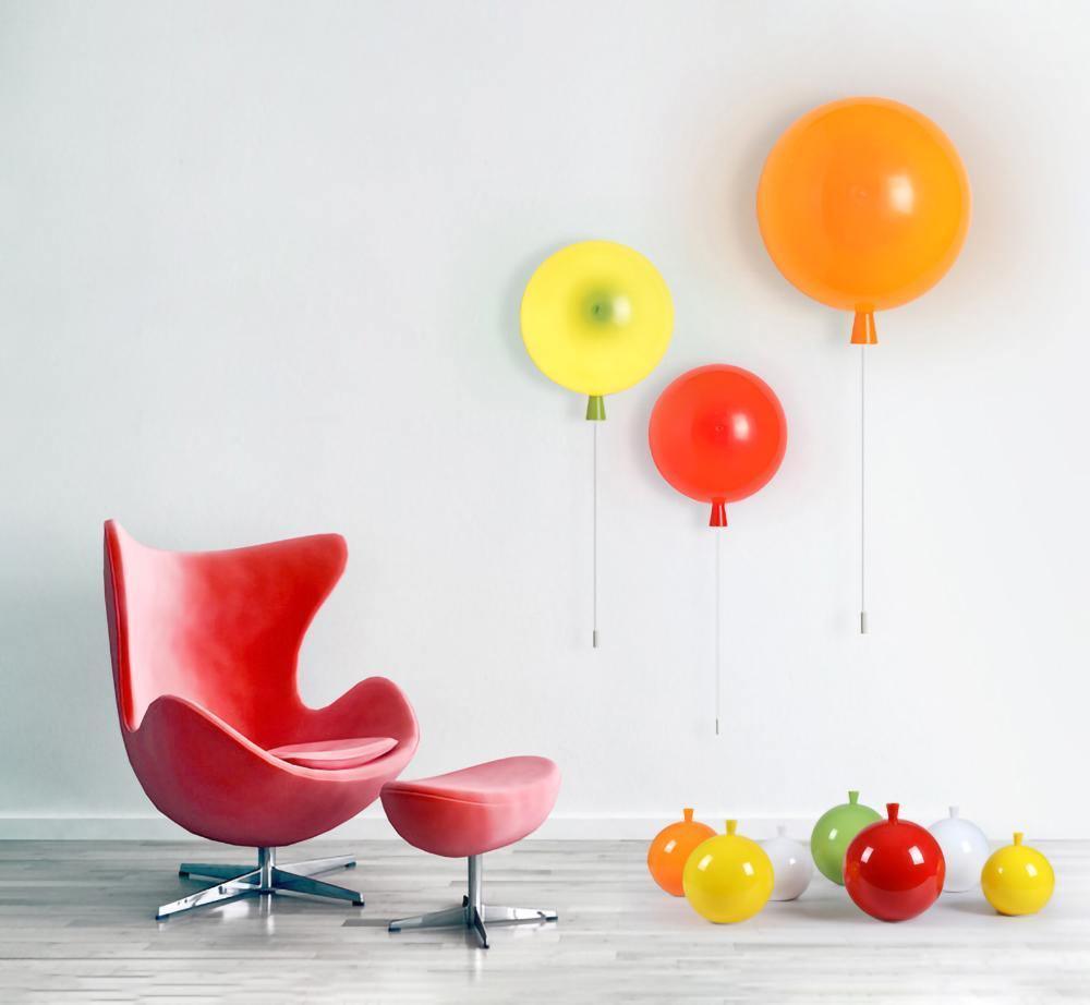 Balloon-shaped wall light with a long pull cord switch