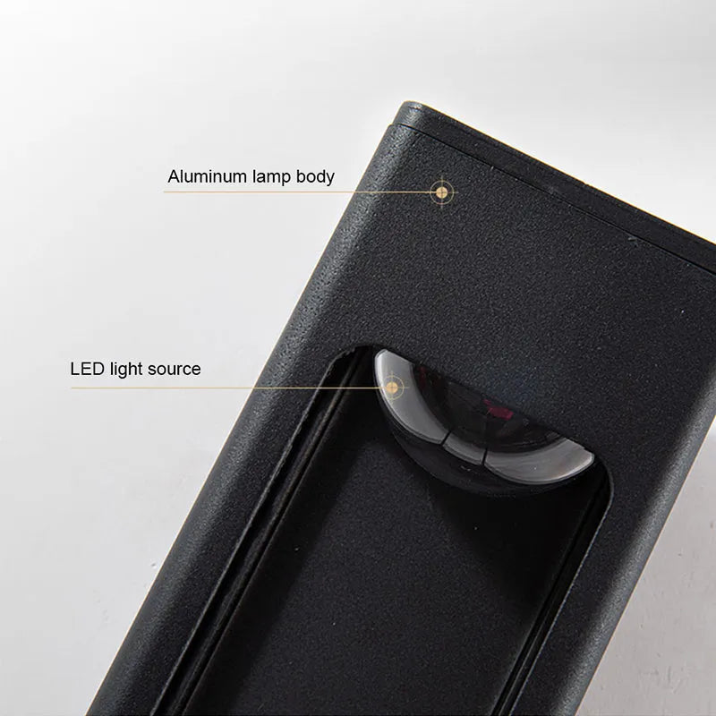 Luz de Parede Geométrica em Metal Solith Preta, IP65 à Prova de Água para Exterior