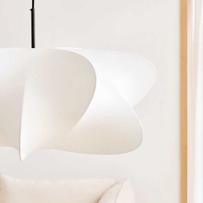 Elysia pendant light with soft silk strands diffusing light