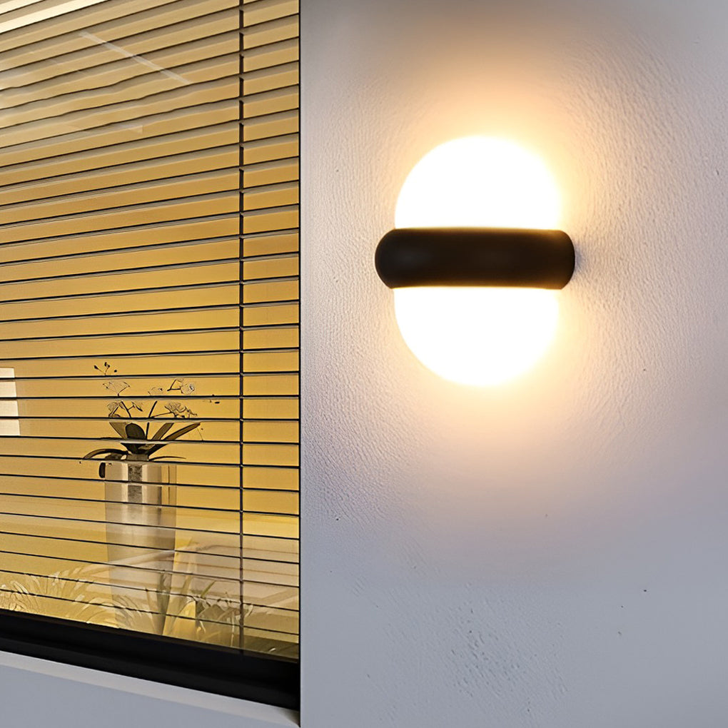 Applique murale extérieure LED en aluminium avec faisceaux haut-bas, design Sturt