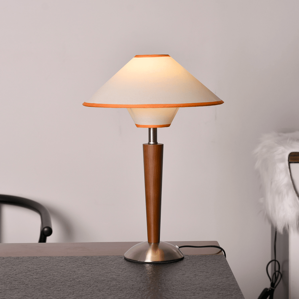 Talonwood bordlampe, stofskærm og valnødtræsbase, varmt lys