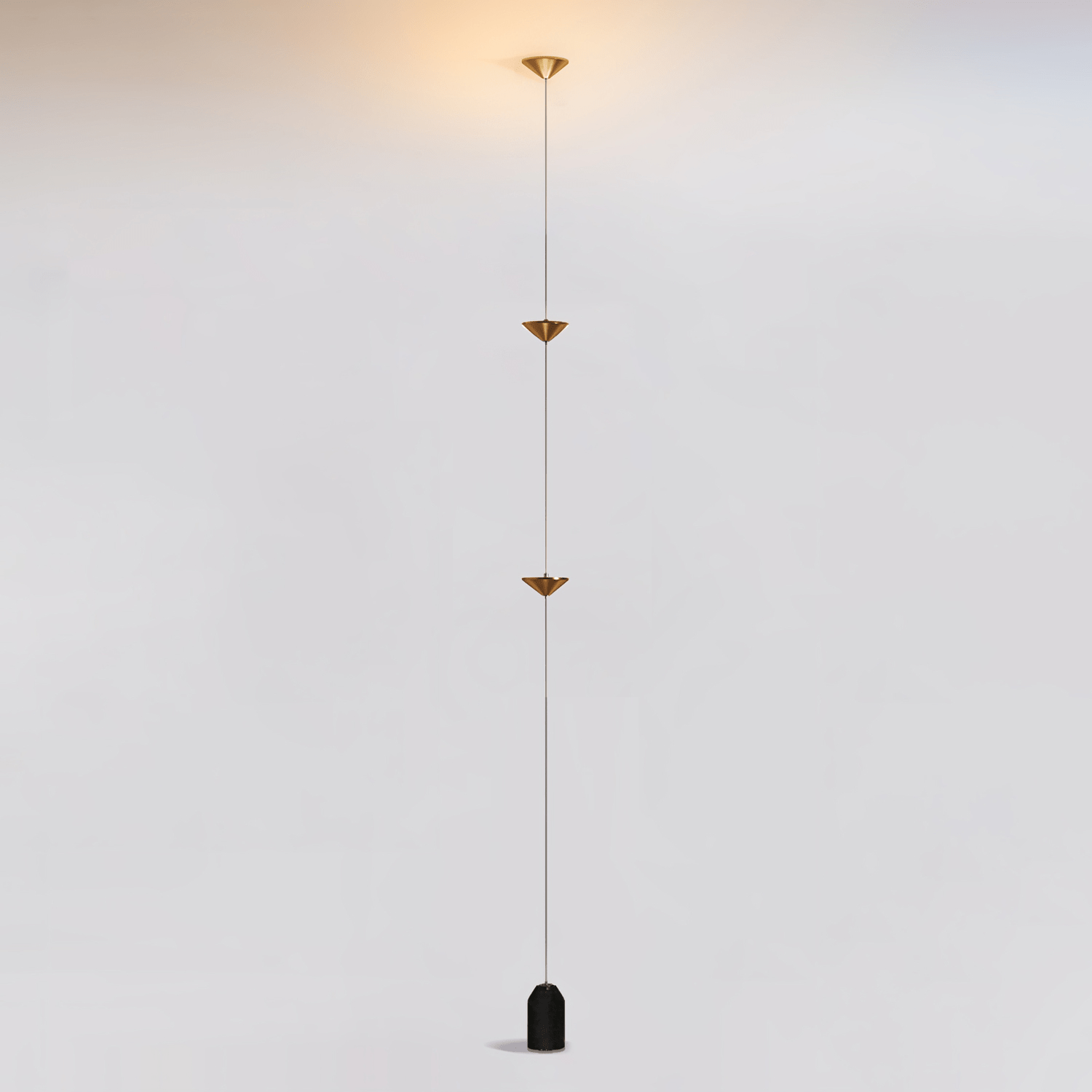 Gulvlampe, Soreluna marmorfod, koniske metalskærme, integreret LED 3000K