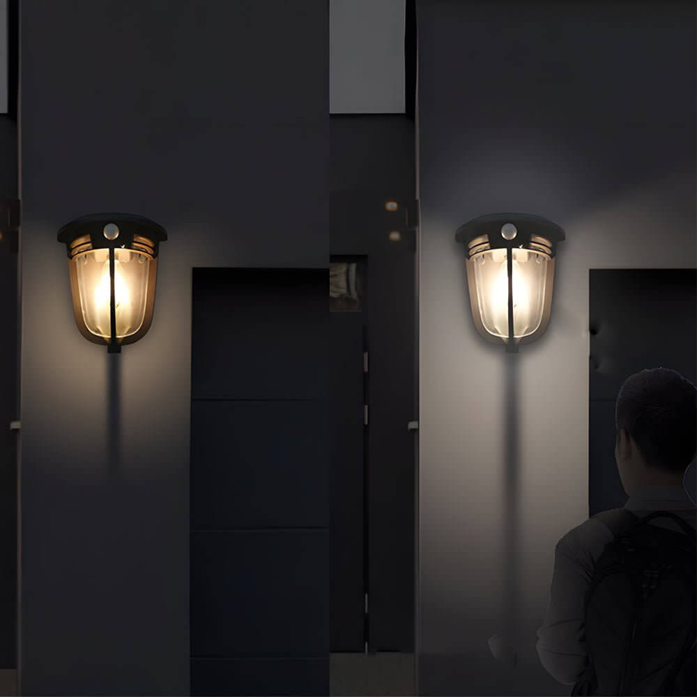 Udendørs væglampe med solcelledrevet bevægelsessensor, sort lanterne-design (2-pak)