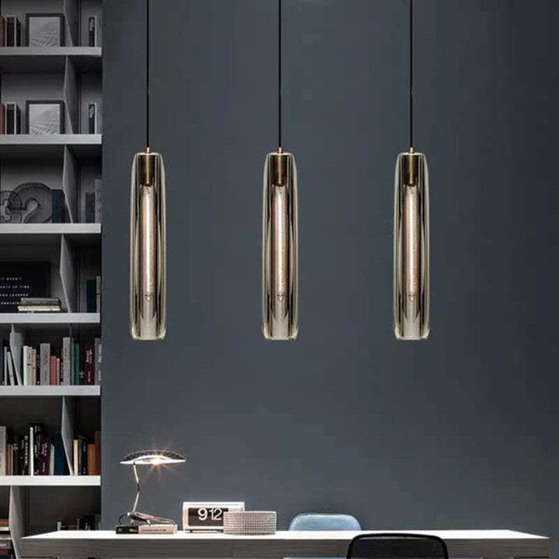 Candeeiro de Teto Pequeno com Pendente de Vidro e Estrutura em Latão, Pronto para LED