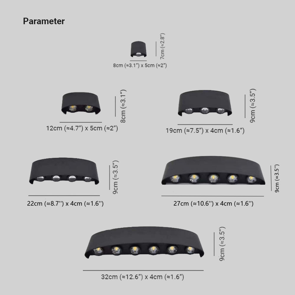 Rektangulær udendørs væglampe med flere LED-pærer, metal og akryl