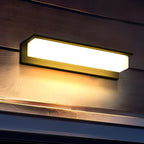 Solcelle utendørs vegglampe, aluminiumdesign med LED fra skumring til daggry