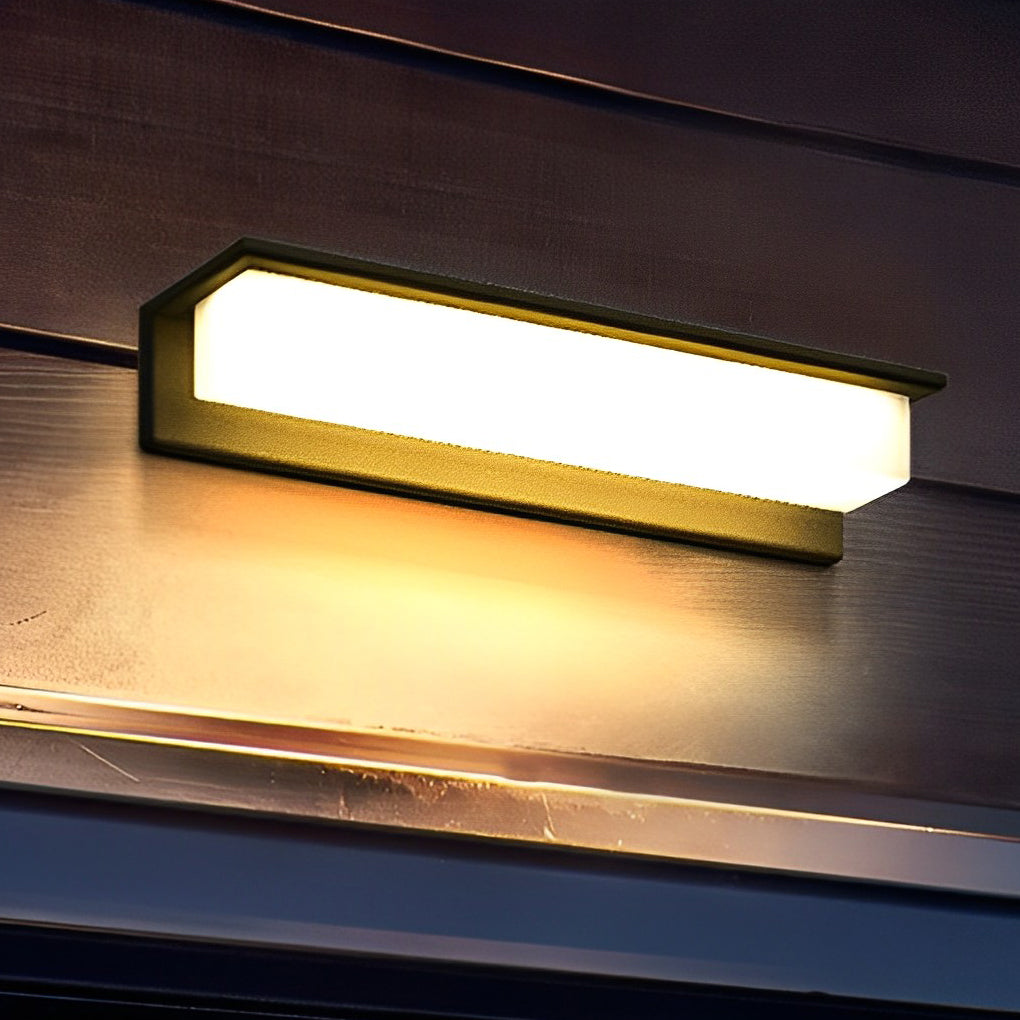 Solcelle utendørs vegglampe, aluminiumdesign med LED fra skumring til daggry