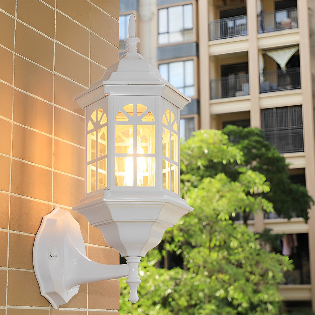 European-Style Outdoor Wall Lamp With Cast Aluminum Body And Glass Shade