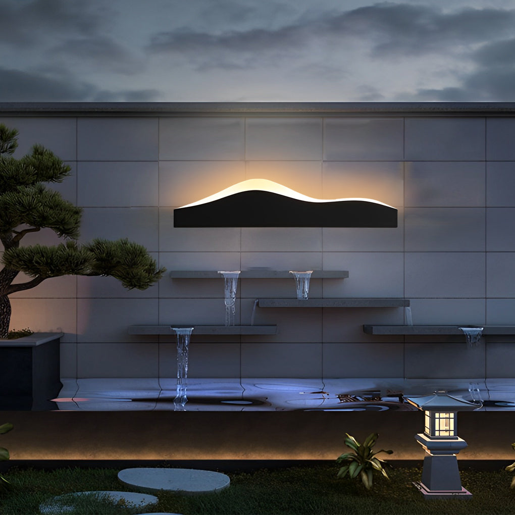 Luz de Parede Moderna em Acrílico para Uso Externo, Design Escultural LED