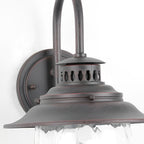 Udendørs væglampe med vintage rust-sort finish, Quenby glasdesign