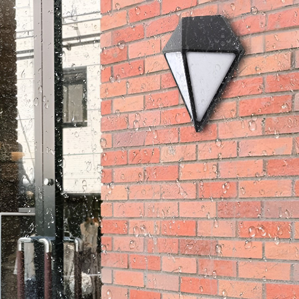 Sherwin geometrisk vegglampe i aluminium med akrylskjerm for utendørs bruk