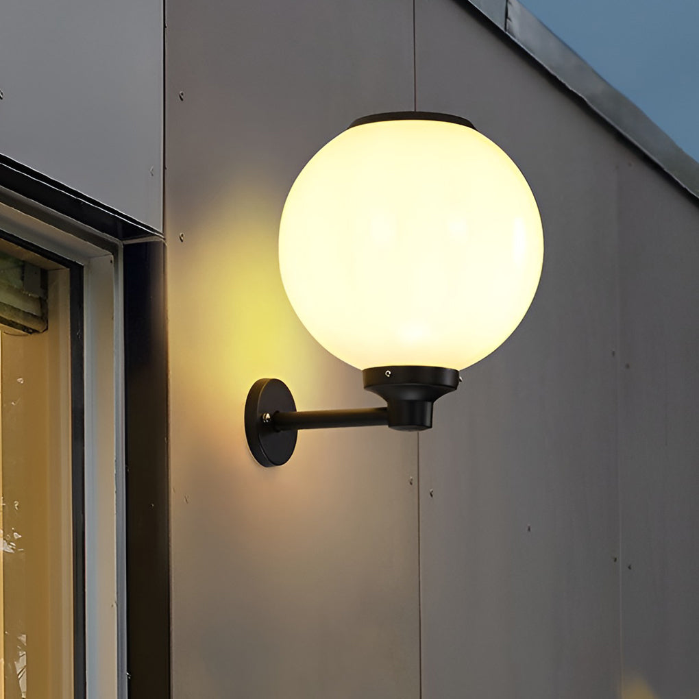 Væglys i støbt aluminium til udendørsområder med 3-trins LED-dæmpning