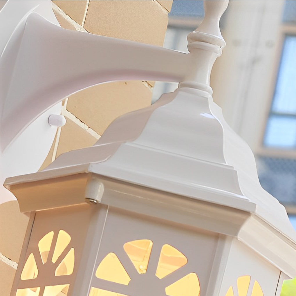 European-Style Aluminum Outdoor Wall Light With Glass Shade