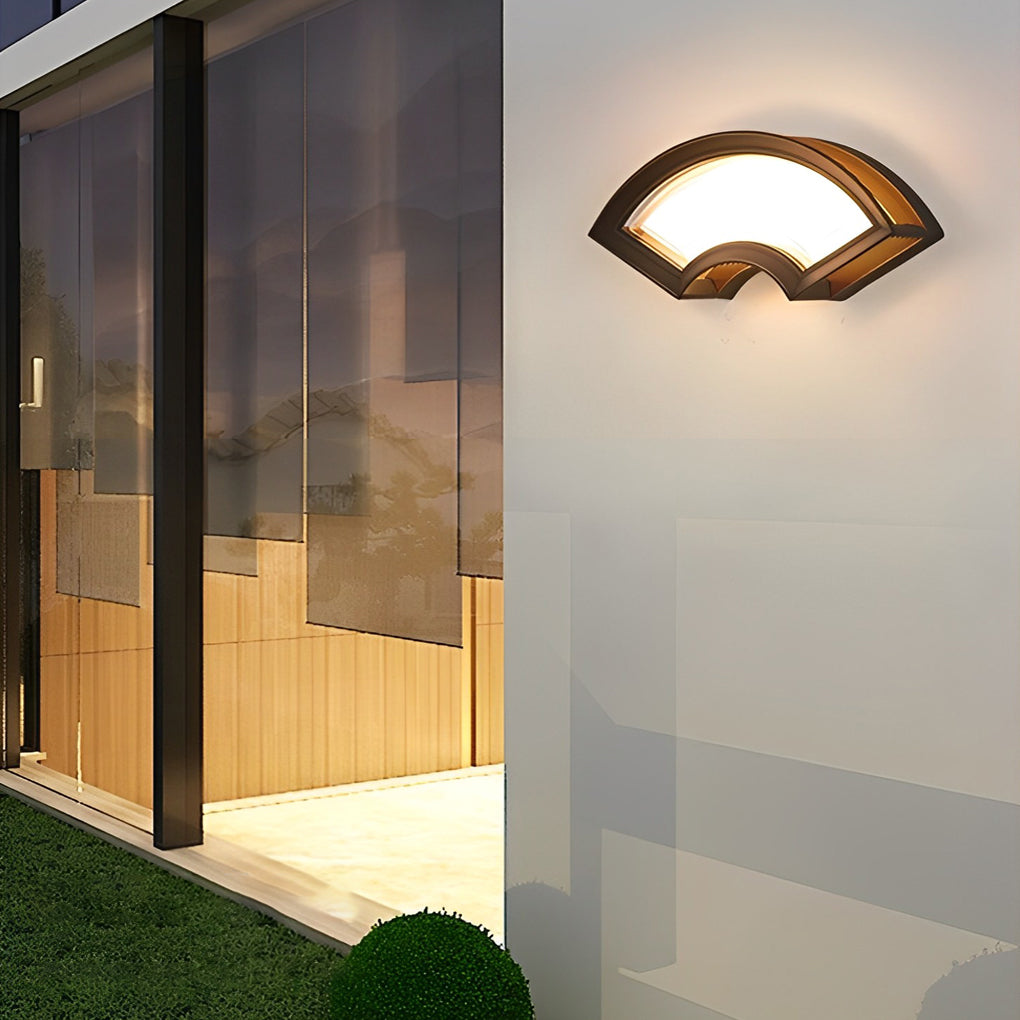 Lampe murale extérieure Quest noire et or, aluminium poli, design IP65  