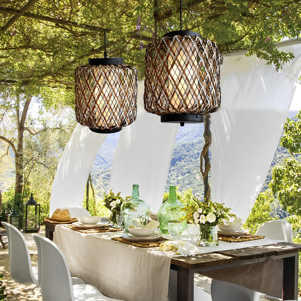 Lustre d'extérieur en rotin et fer, design rustique moderne tressé à la main