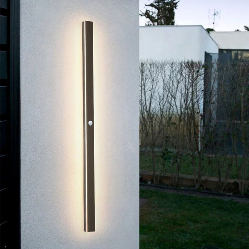 Minimalistisk metal udendørs væglampe med LED-stribe, Arisha design