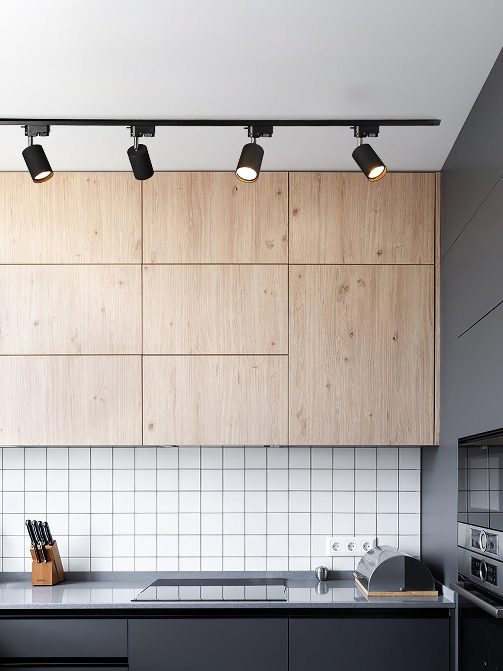 Skinne loftlampe, justerbare spotlights, integreret LED, 24 graders strålevinkel