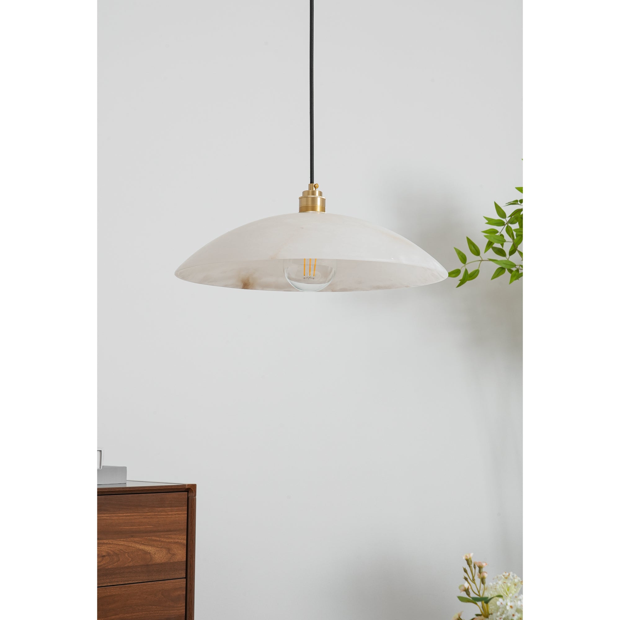 Pendellampe, ægte alabasterkuppel, messingbeslag, E26/E27