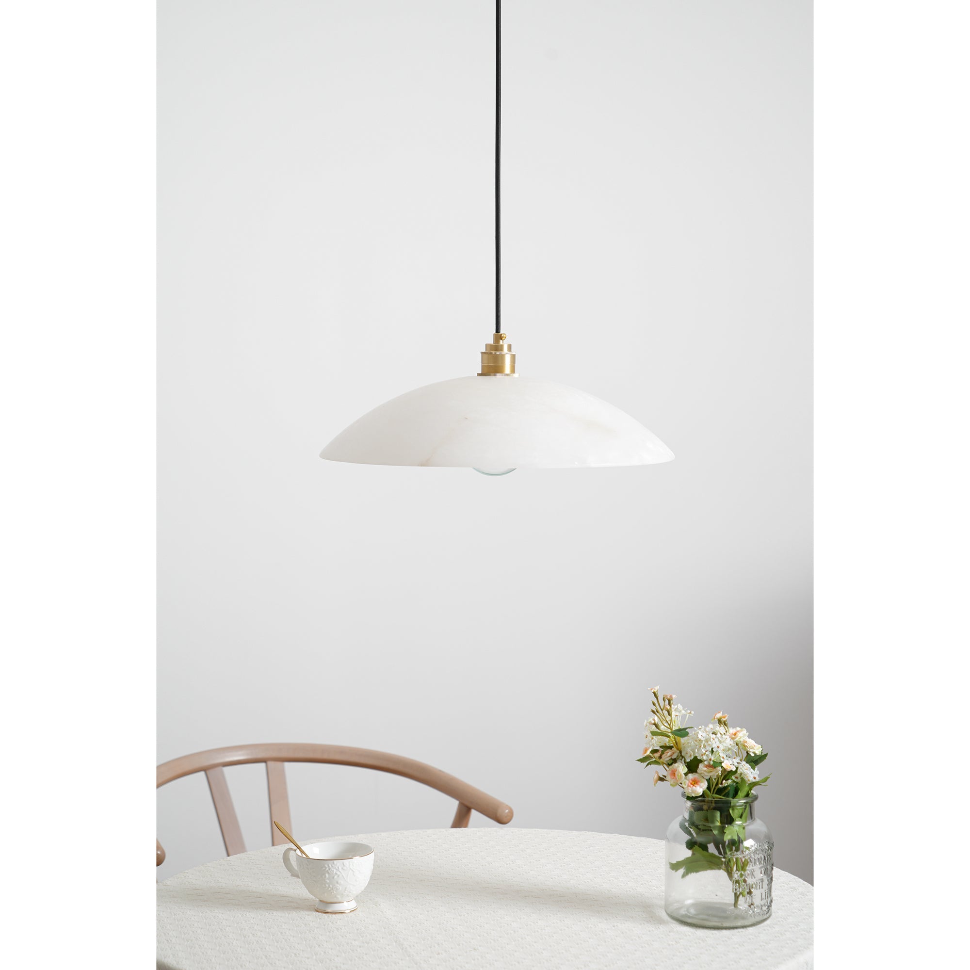 Pendellampe, ægte alabasterkuppel, messingbeslag, E26/E27