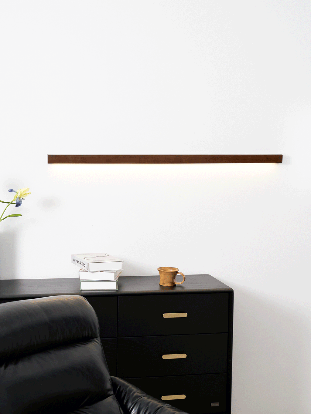 Væglampe, Arlo Linear fyrretræ, frostet akryl, integreret LED 3000K
