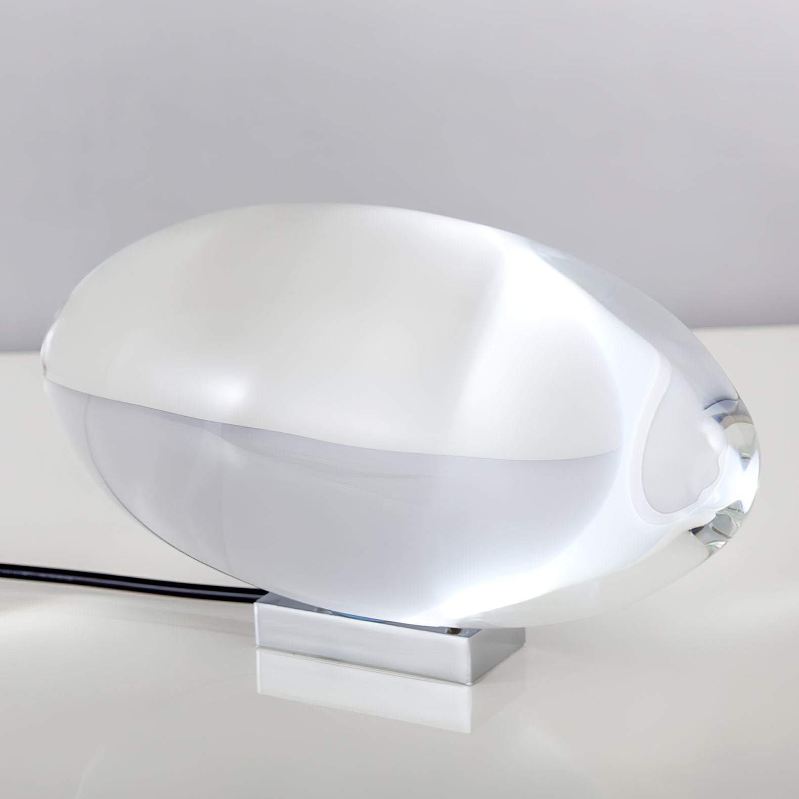 Bordlampe, Atman krystalklar glas oval, kromfod, integreret LED