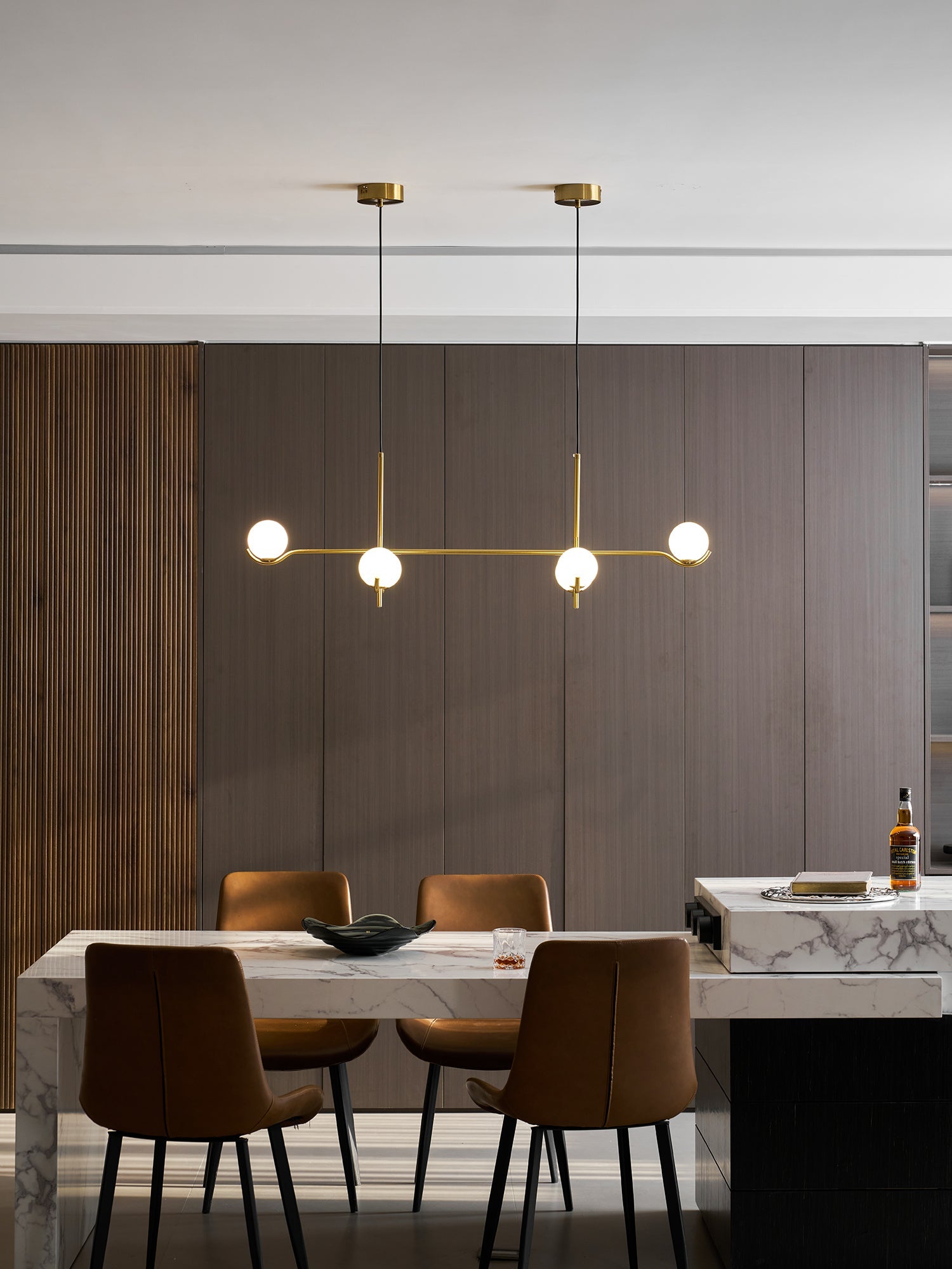 Baer pendellampe, hvide glasskærme, G9 LED, sort eller guld