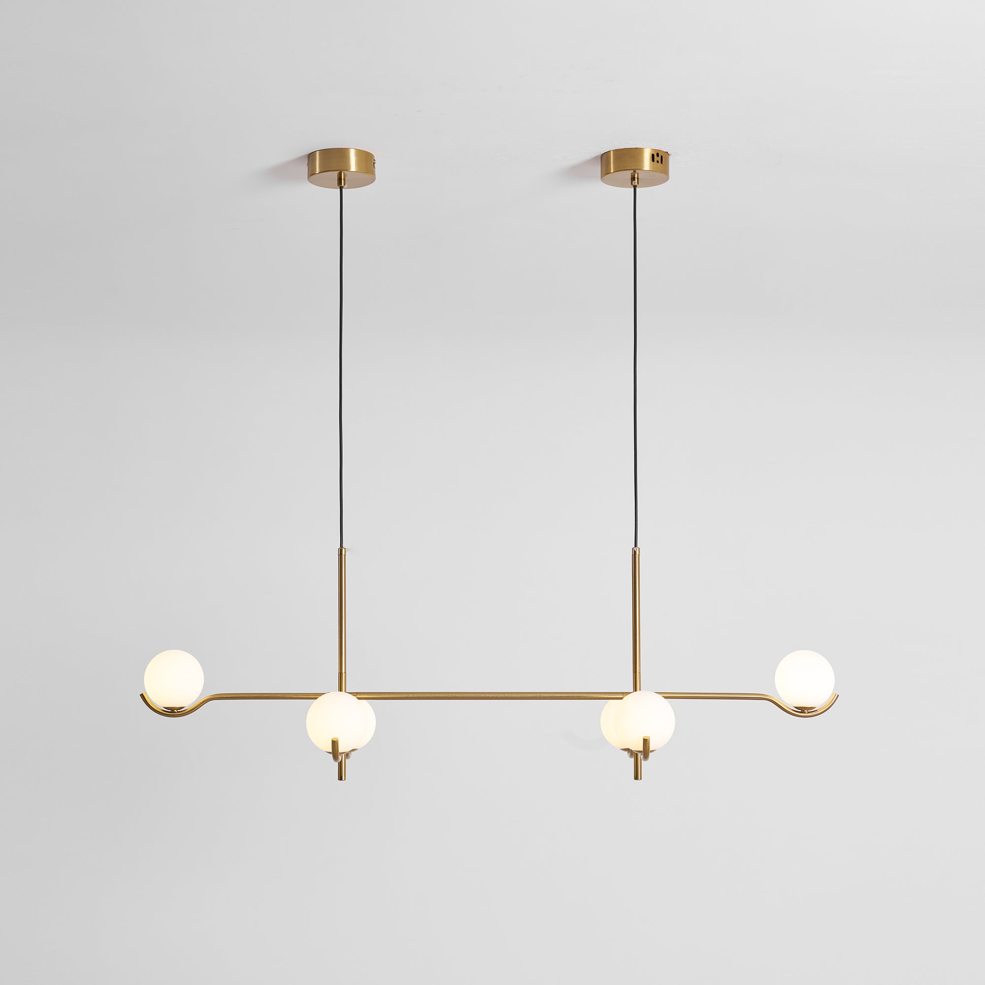 Baer pendellampe, hvide glasskærme, G9 LED, sort eller guld