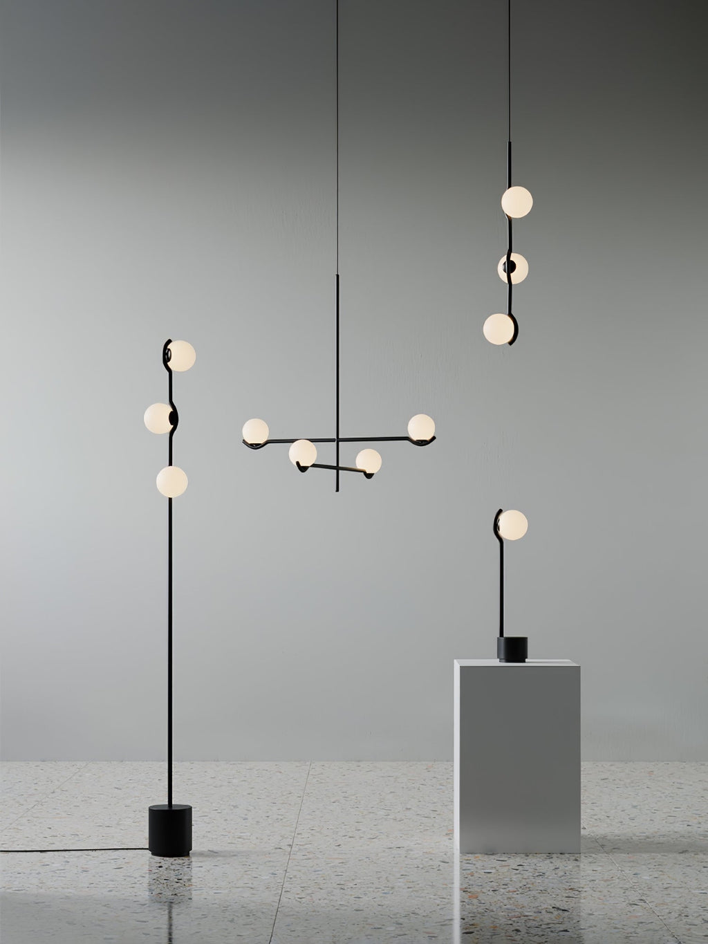 Baer pendellampe, hvide glasskærme, G9 LED, sort eller guld