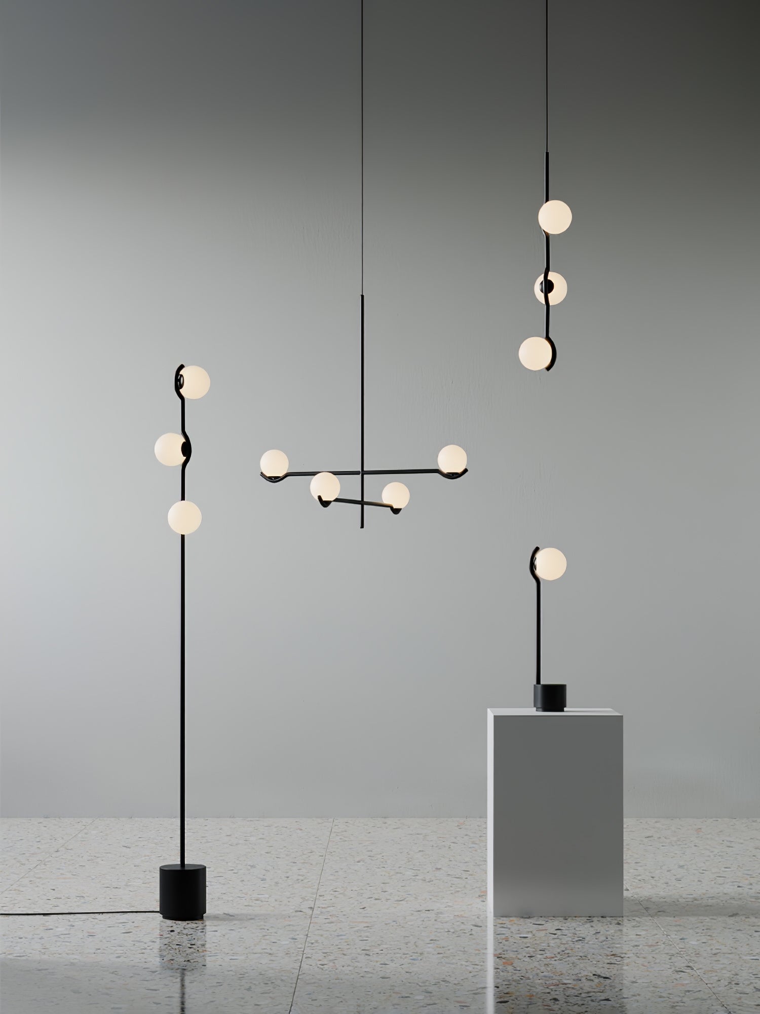 Baer pendellampe, hvide glasskærme, G9 LED, sort eller guld