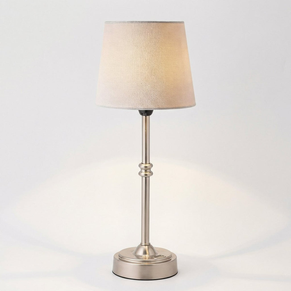 Candeeiro de Mesa em Latão, Abajur de Tecido Cónico, Design Elegante de 18 Polegadas
