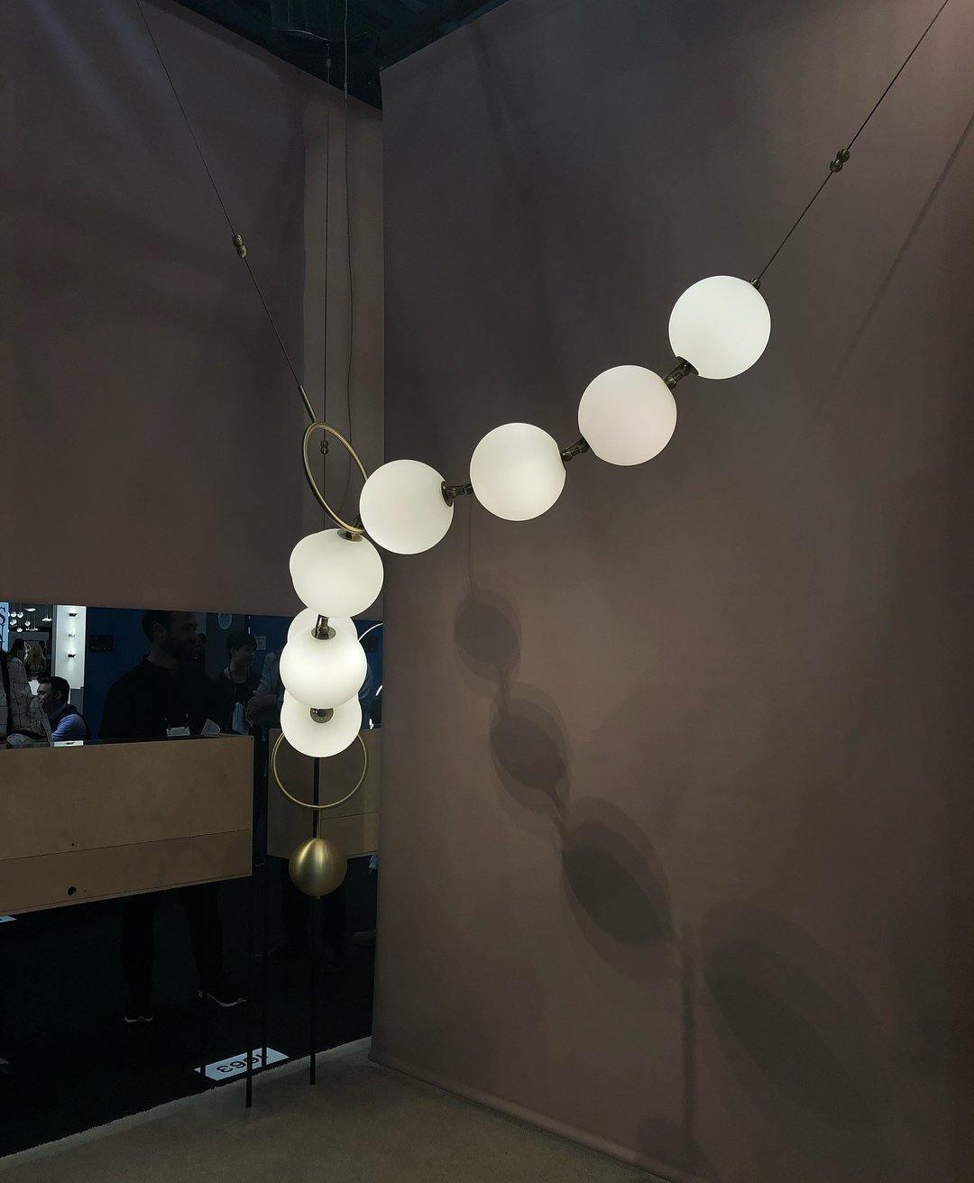 Hængelampe med vedhæng, håndblæste glasglobuser, integreret LED, dæmpbar