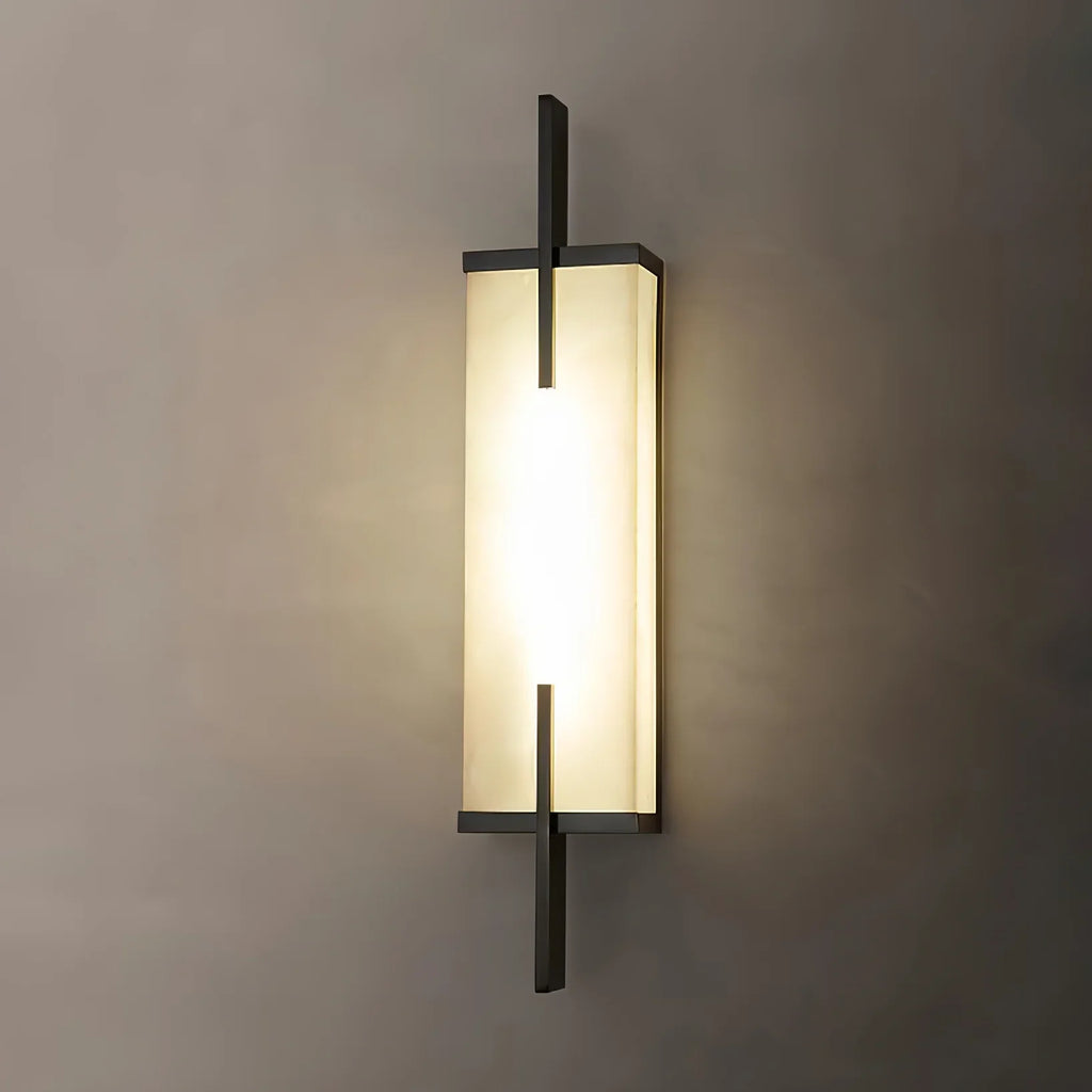 Zenith Wandleuchte in Schwarz und Gold, rechteckiger Alabaster-Schirm, fest verdrahtet