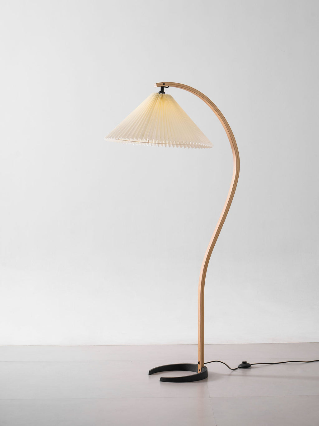 Floor Lamp, Caprani Beechwood & Linen Shade, E26/E27, Plug-In