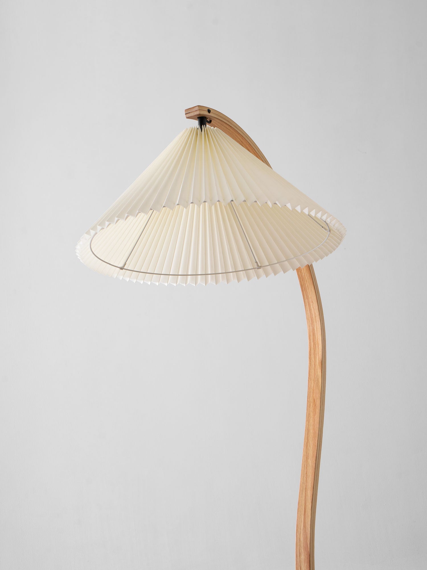 Floor Lamp, Caprani Beechwood & Linen Shade, E26/E27, Plug-In