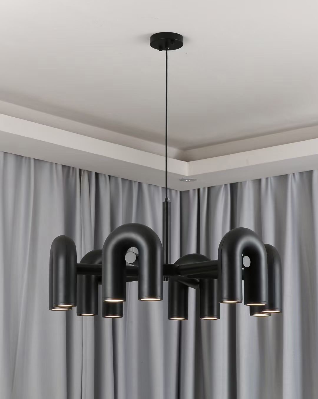 Cirkus Chandelier, integreret LED, bevægelige U-hoveder, lineær eller cirkulær