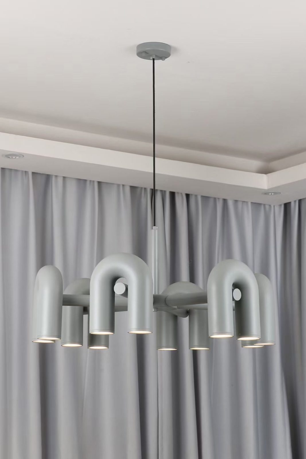 Cirkus Chandelier, integreret LED, bevægelige U-hoveder, lineær eller cirkulær