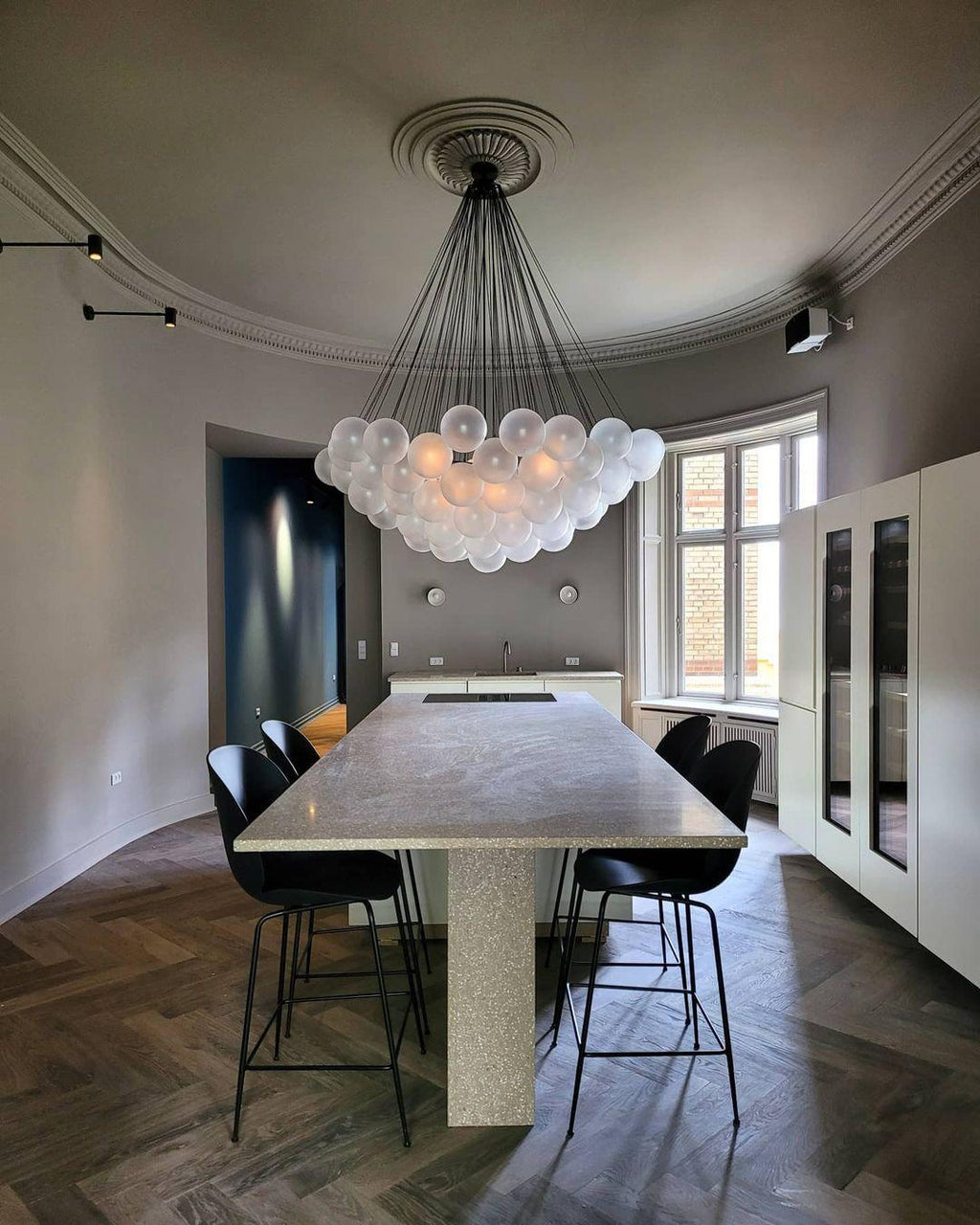 Boblekrone, håndmatte glasglobuser, guld eller sort, E27