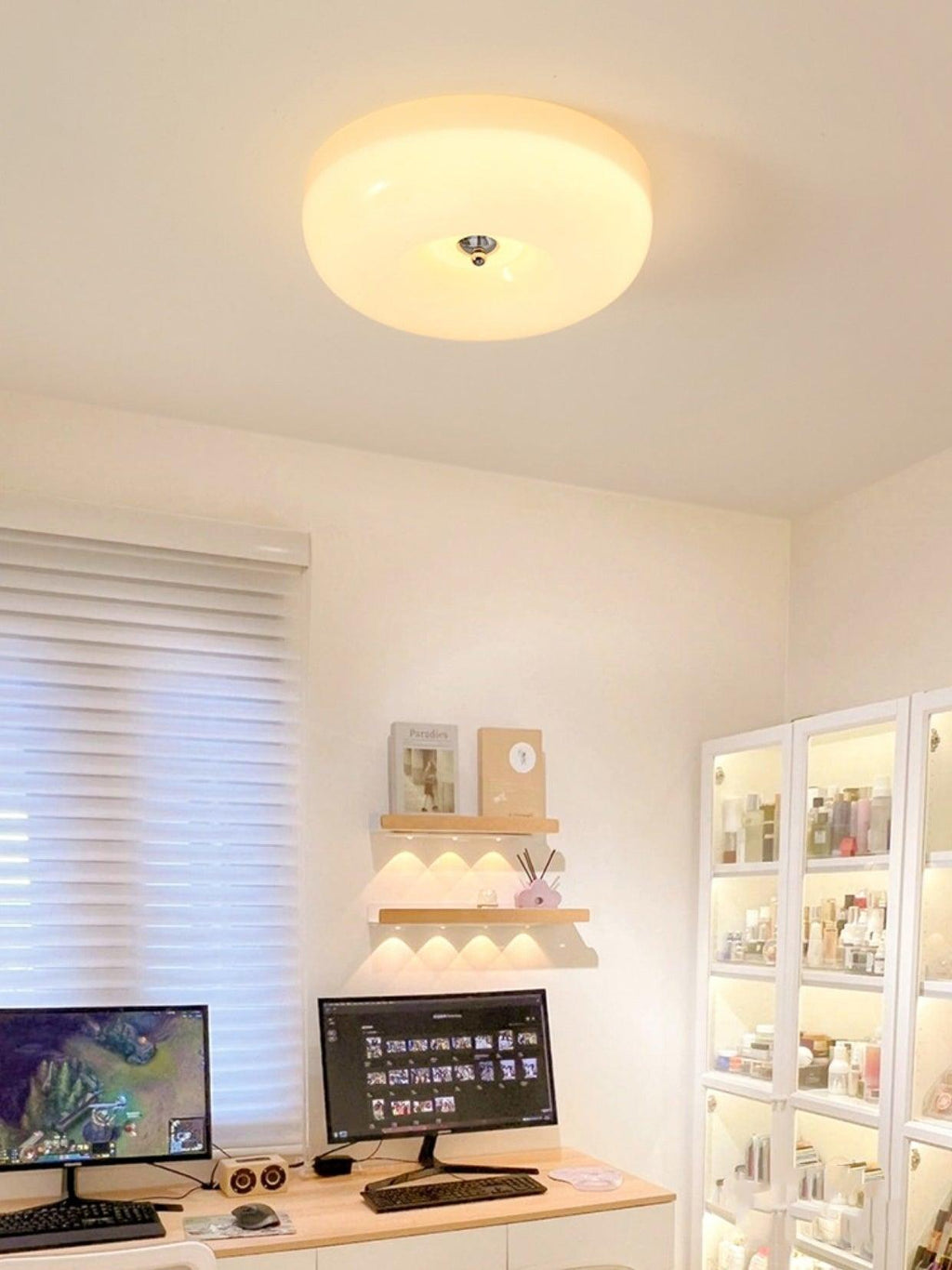 Cream Pudding ceiling light round matt glass detail