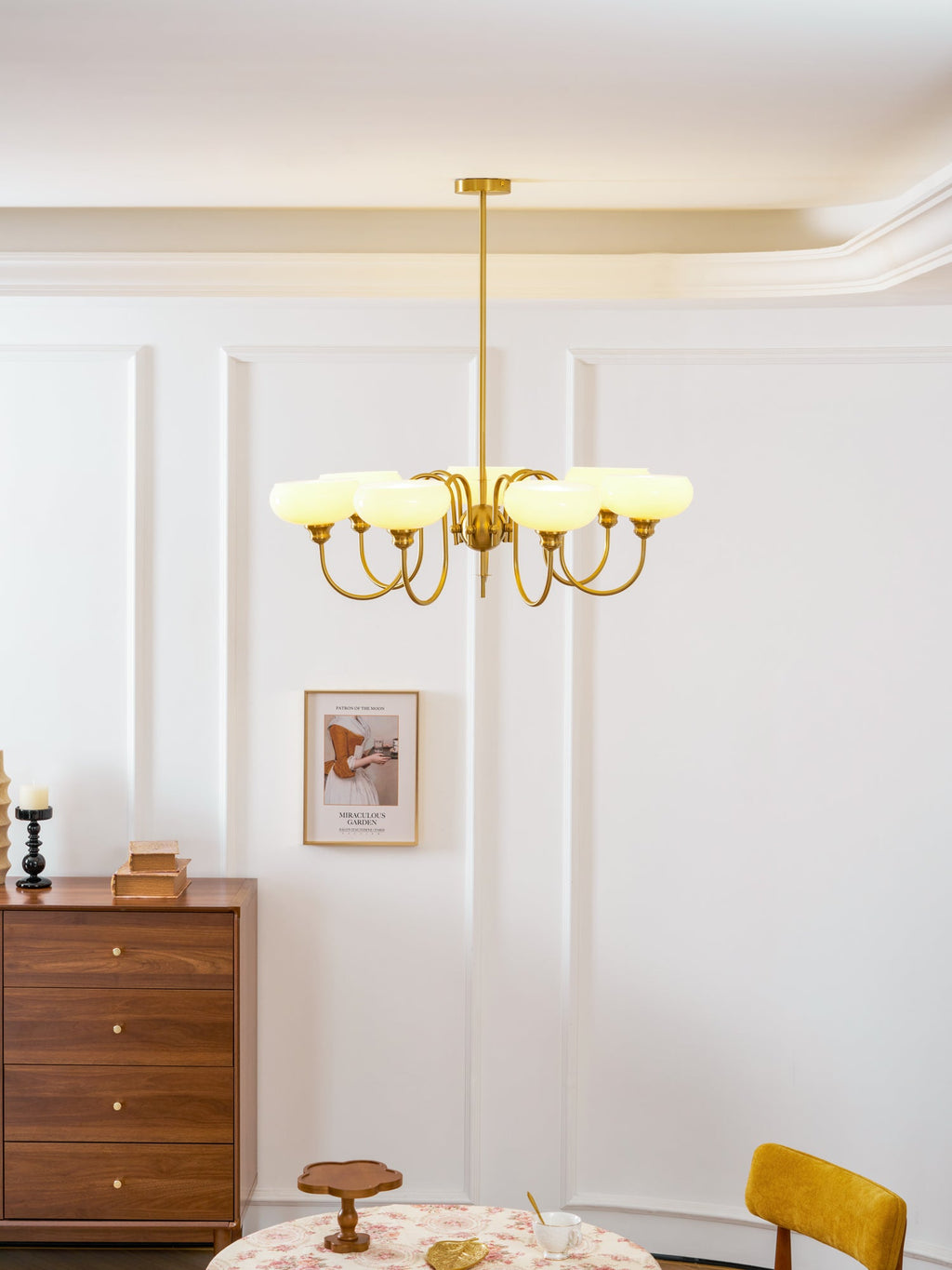Persimmon lysekrone, mælkehvidt og cremet glas, E27, guld eller krom