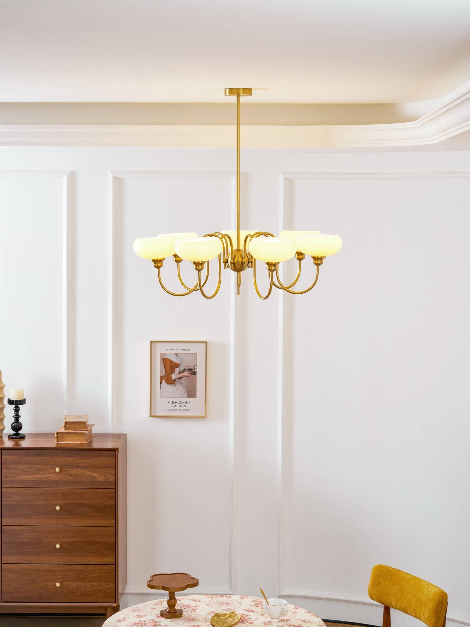 Persimmon lysekrone, mælkehvidt og cremet glas, E27, guld eller krom