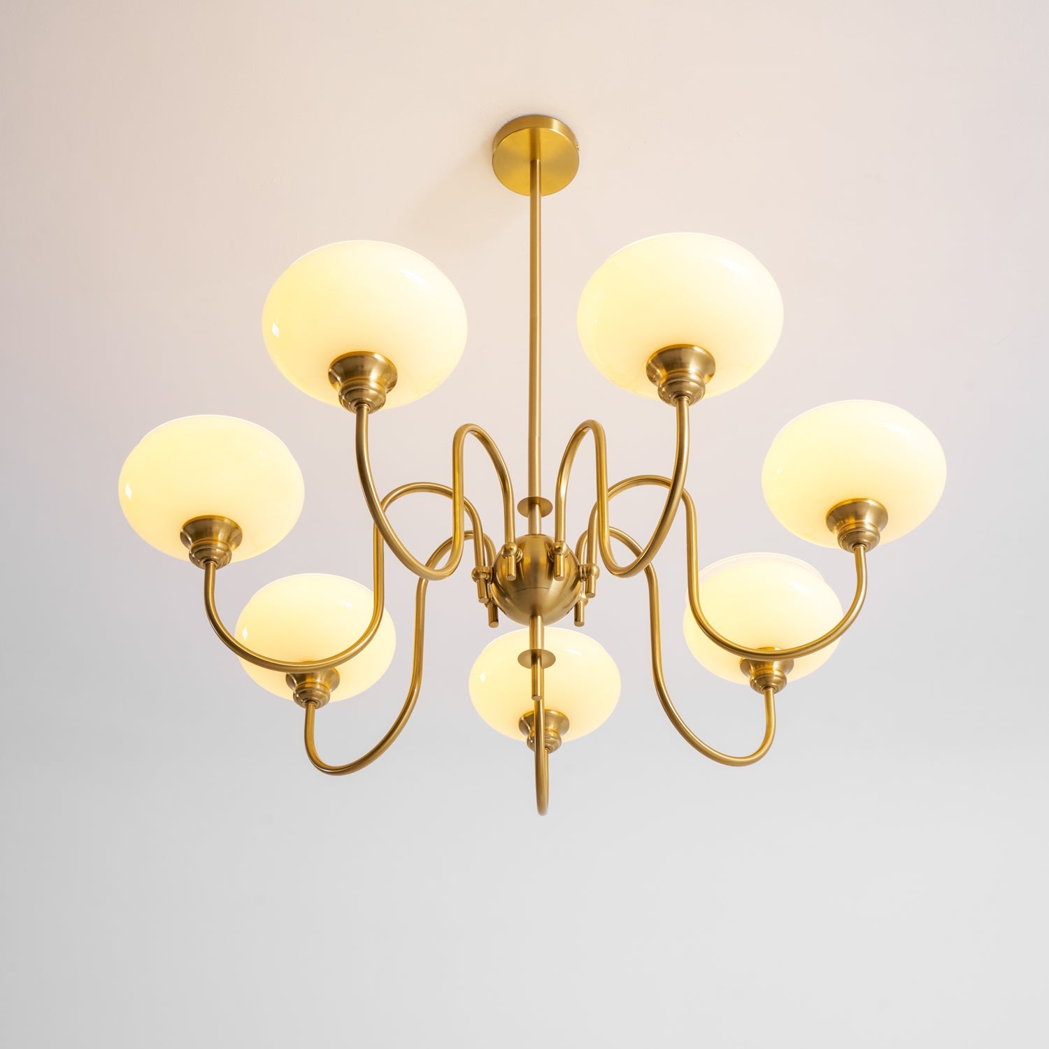 Persimmon lysekrone, mælkehvidt og cremet glas, E27, guld eller krom