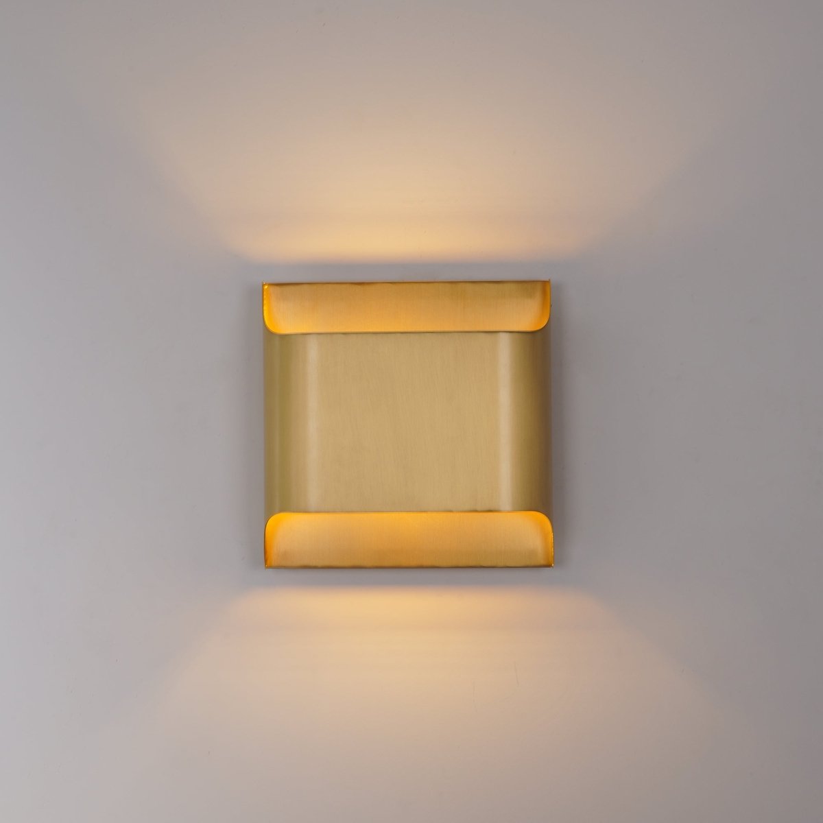 Wall Sconce, Curved Brass and Copper Finish, Modern Style, Single LED Bulb
