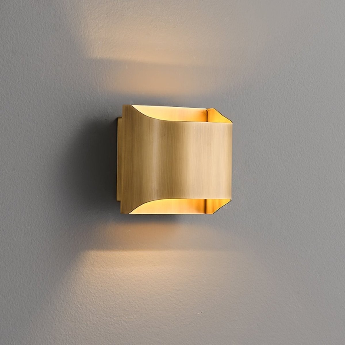 Wall Sconce, Curved Brass and Copper Finish, Modern Style, Single LED Bulb