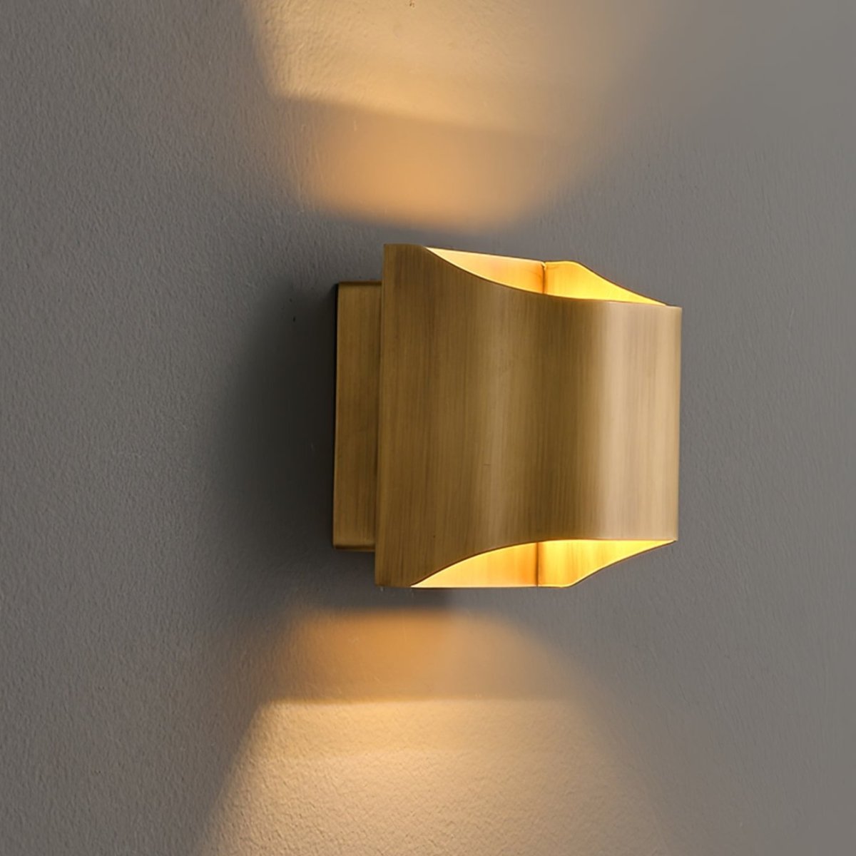 Wall Sconce, Curved Brass and Copper Finish, Modern Style, Single LED Bulb