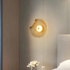Aplique de Parede, Abajur Curvo em Vidro Japandi, Estrutura em Metal e Ferro, Luz LED Individual