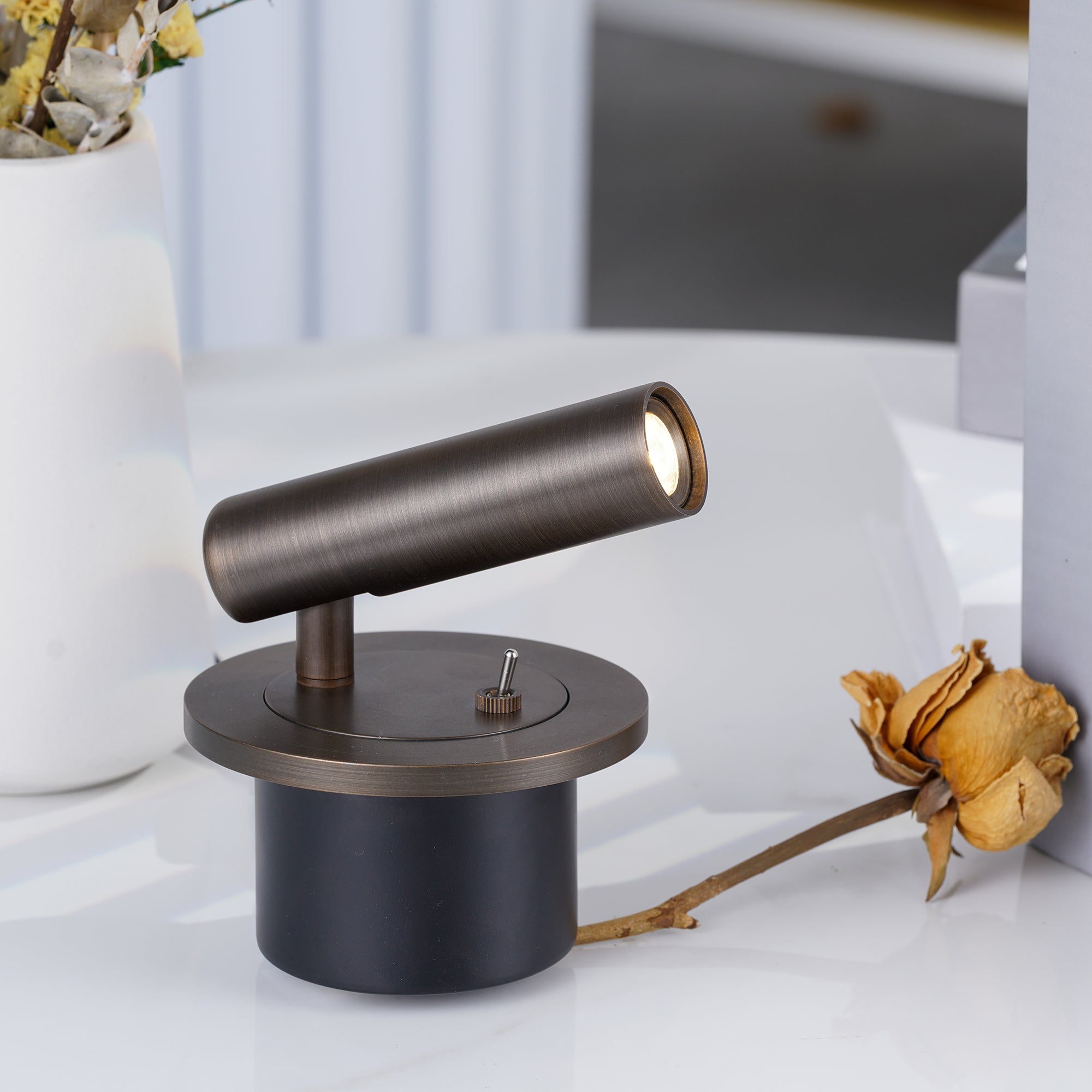 Recessed wall lamp disc base with built-in push-button switch