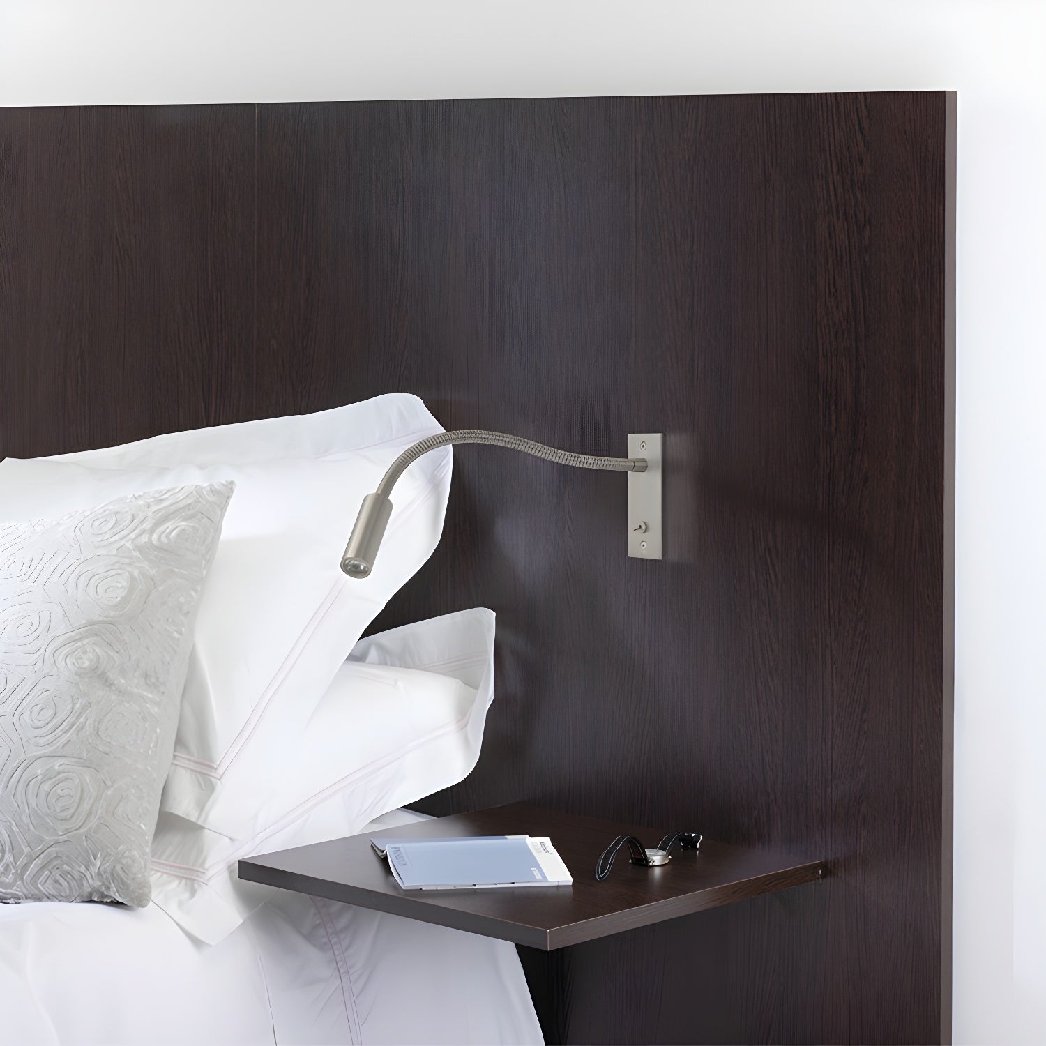 Side profile of the gooseneck wall lamp and slim wall mount